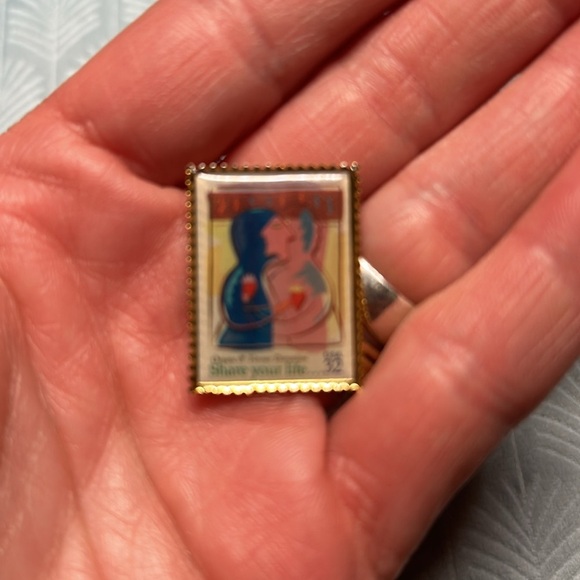 4 vintage collectible stamp brooches - Picture 10 of 11